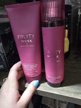 Bath & Body Works Fruity Musk Body Cream & Fine Fragrance Mist - Magenta